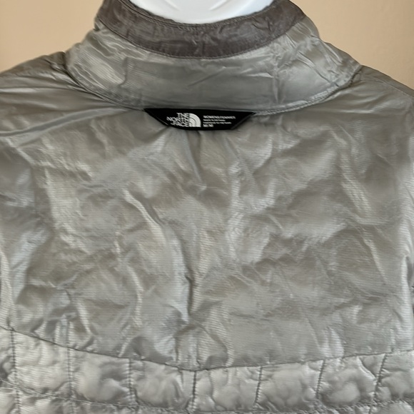 North Face Thermoball Women, Medium, Gray - Picture 5 of 6